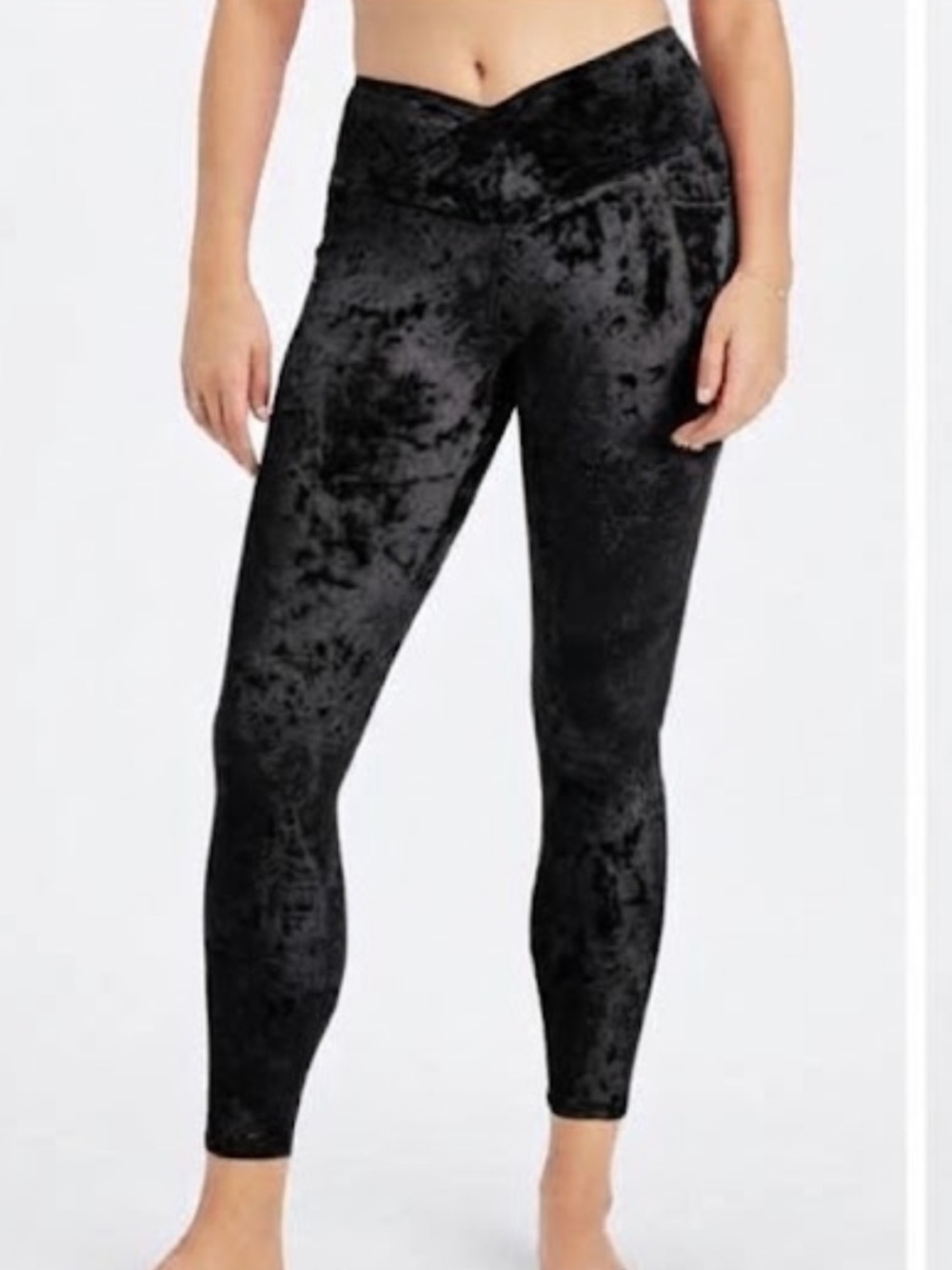 Fabletics High-Waisted Crushed Velour Crossover V front Leggings pockets M